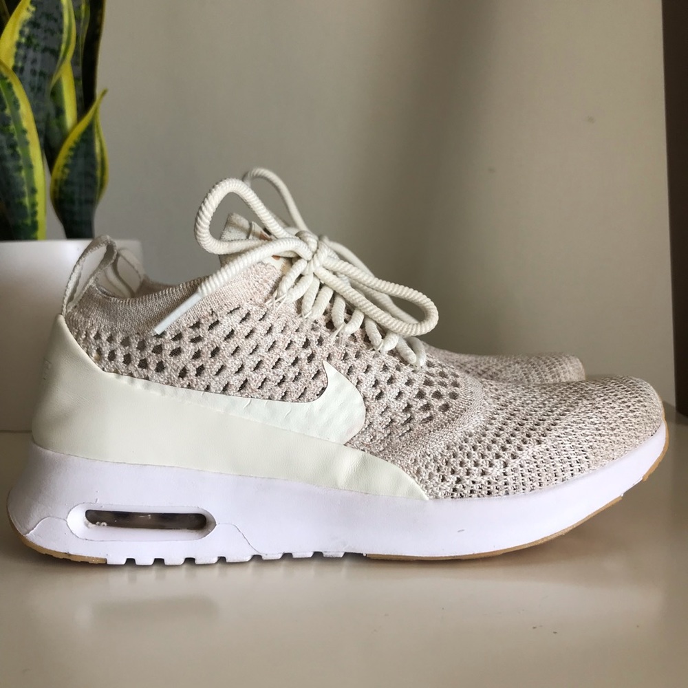 Nike LW Air Max Thea Ultra Flyknit Shoe